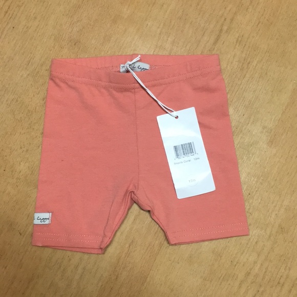 Lil leggs tight shorts - Picture 1 of 4